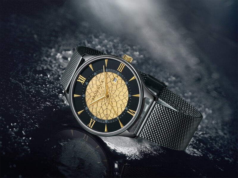 Bromwick Tower Gold Black Mesh Watch Horlogewatch.nl