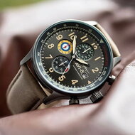 AVI-8 Hawker Hurricane Dark Earth AV-4011-0E Horlogewatch.nl