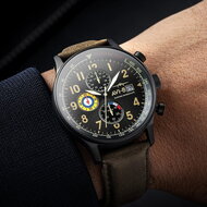 AVI-8 Hawker Hurricane Dark Earth AV-4011-0E Horlogewatch.nl