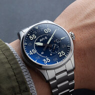 AVI-8 Spitfire Type 300 Automatic AV-4073-11 Oxford Blue Horlogewatchnl